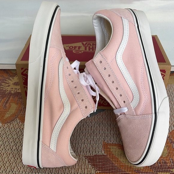 Vans WMNS Old Skool
Blushing/True White
VN0A4BV5TC3
Sneakers - Picture 12 of 16